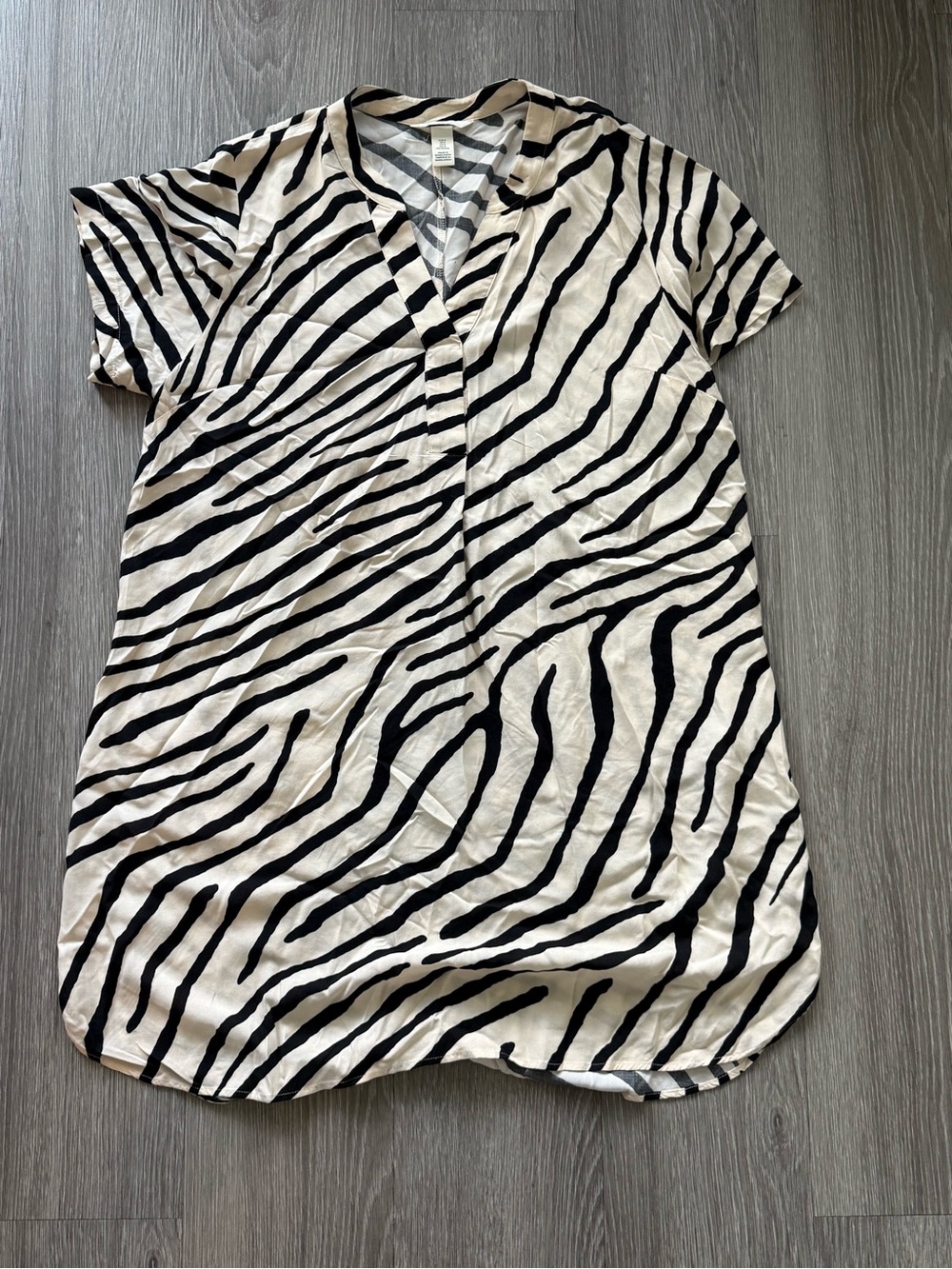 H&M Black and White Zebra Stripe Blouse